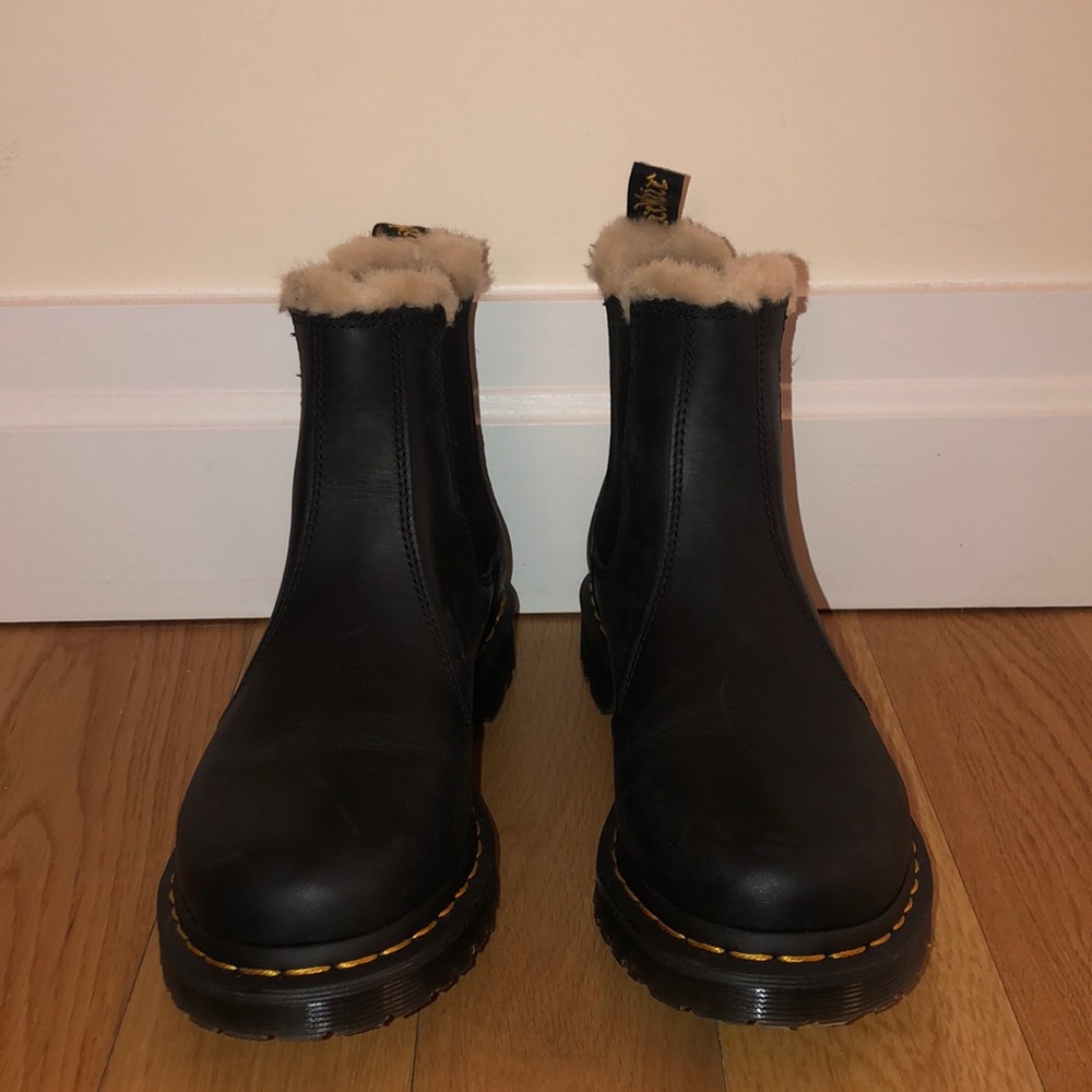 Dr. Martens Leonore Sherpa Winter / Snow Boots